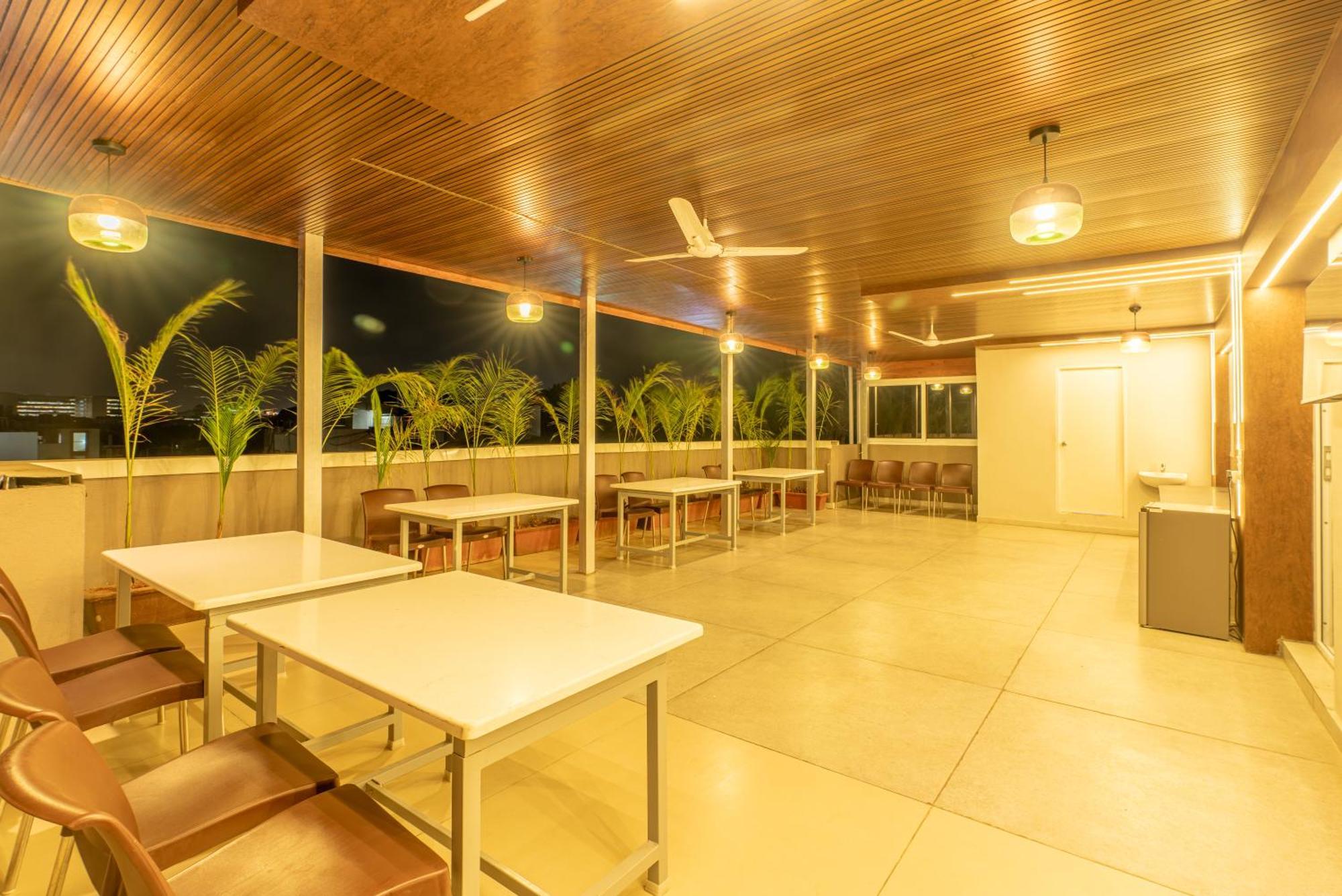 Seasons Suites Koramangala Bangalore Exterior foto